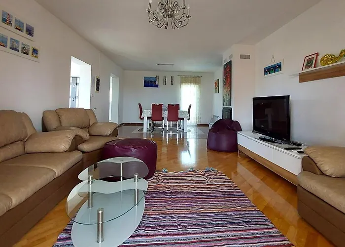 Relax To The Max With The Sea View